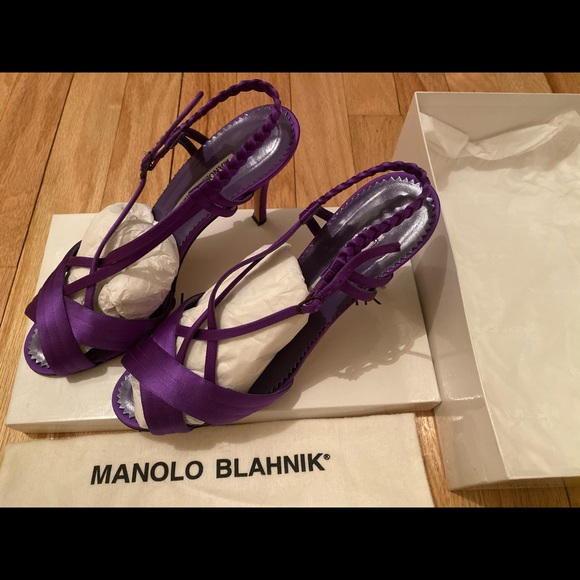 Nearly new Manolo Blahnik Purple Satin Sandals - Picture 4 of 5